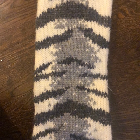 Kate Spade Tiger Knit Scarf - Picture 7 of 8